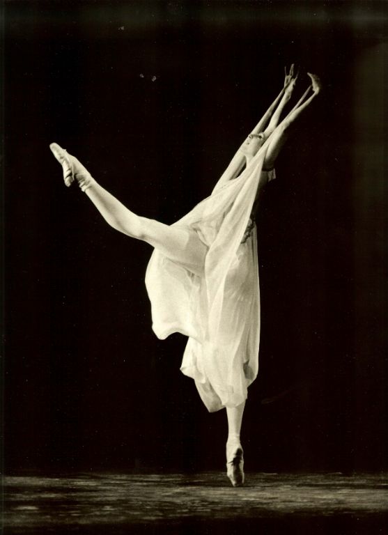  Georges Gara - Silver Gelatin - La Mante Religieuse 
